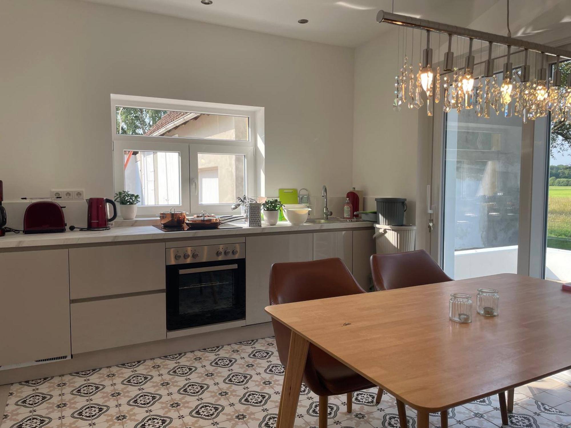 Appartement Mit 2 Schlafzimmern Und Terrasse Halle  Екстериор снимка
